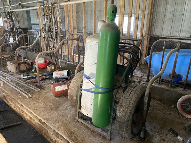 #3557-•-torch-cart-with-tanks-and-hoses-image-1