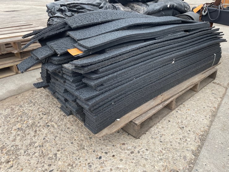 #6054-•-pallet-of-concrete-felt-image-1