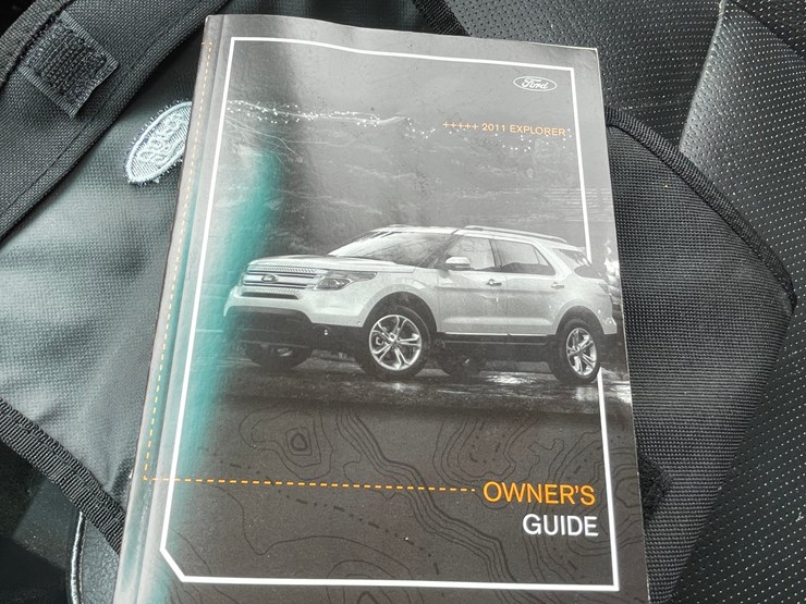 2011-ford-explorer-limited-image-56