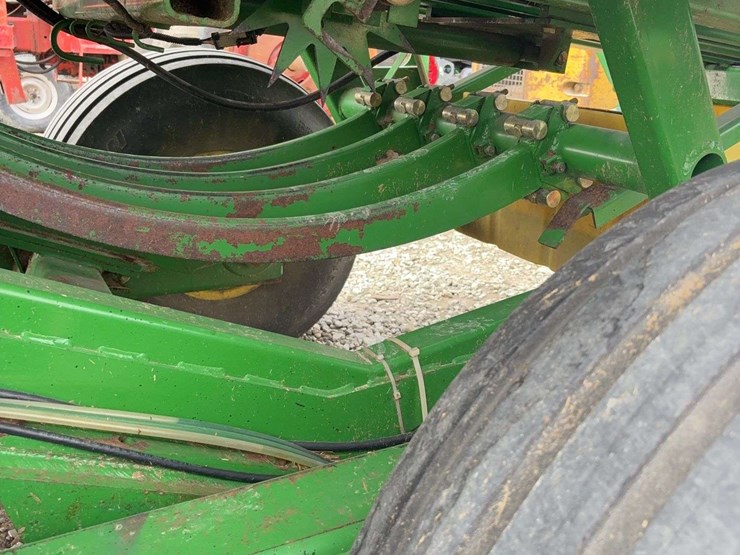john-deere-100-image-18