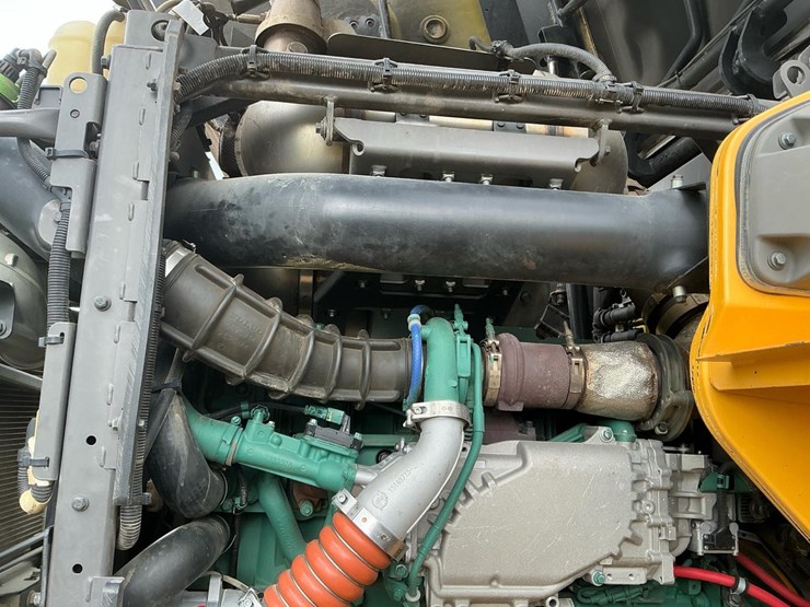 2016-volvo-l90h-image-32