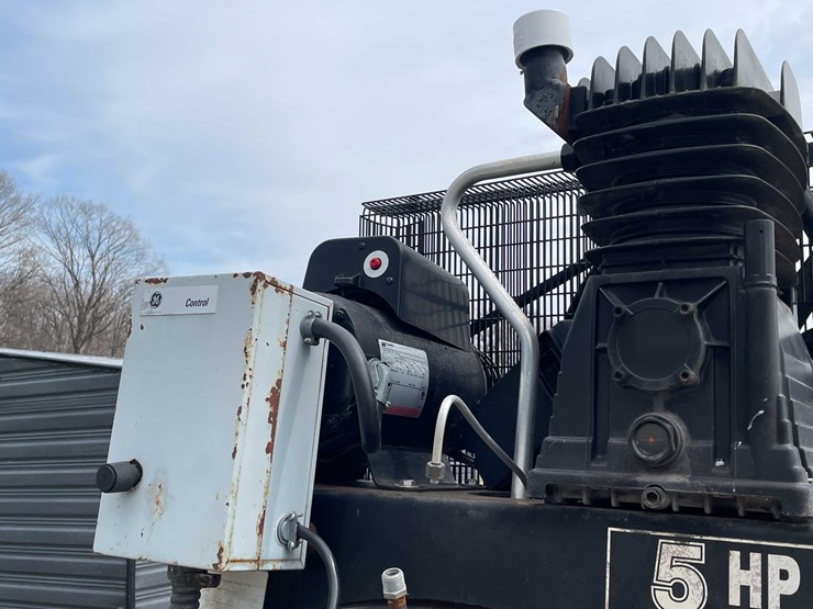 #4162-•-black-max-rolling-air-compressor-image-13