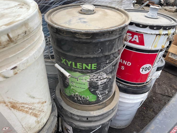 #6029-•-pallet-of-various-concrete-fluids-and-supplies-image-4