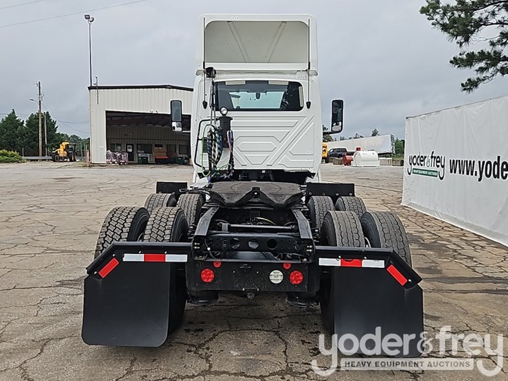 2019-international-lt-image-4