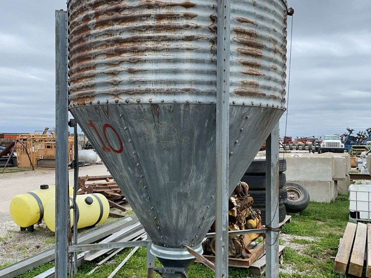 bulk-bin-with-bucket-slide-image-1