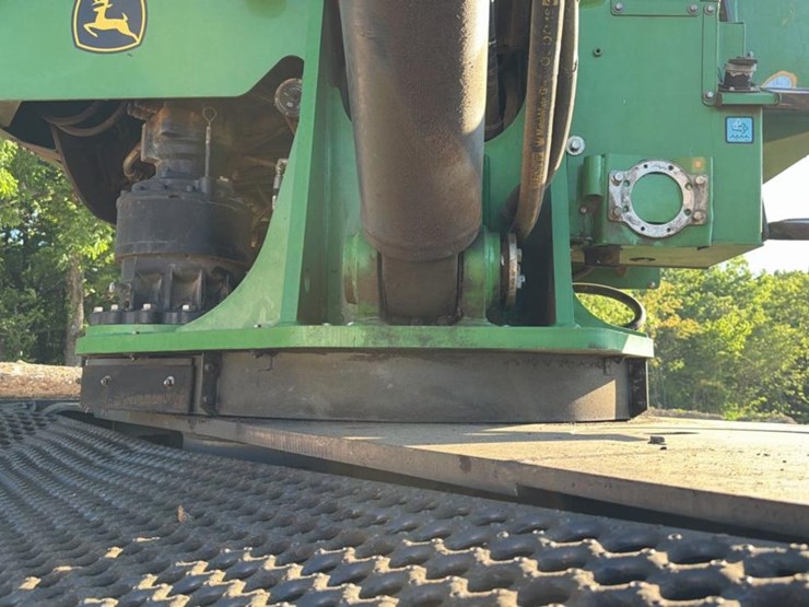 2018-deere-437e-image-22
