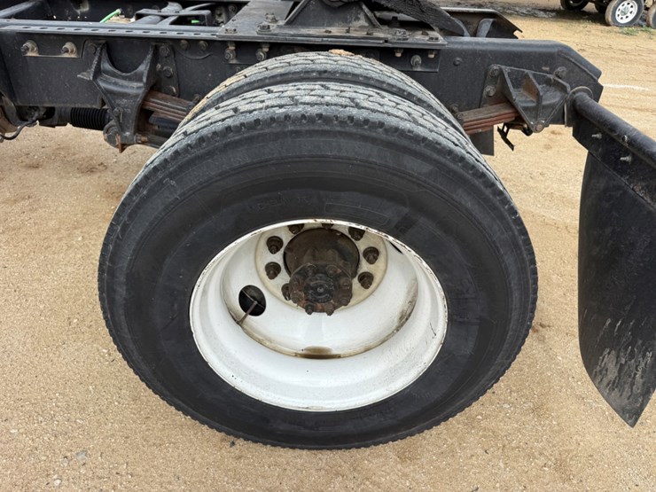 2018-international-durastar-4300-image-15