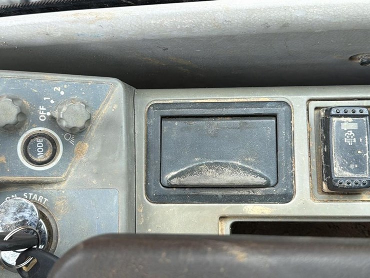 2012-hitachi-zx160-image-49