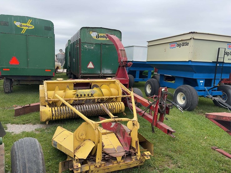 new-holland-892-image-1