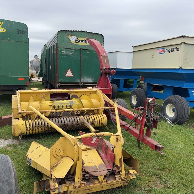 NEW HOLLAND 892