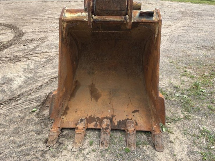 2012-hitachi-zx160-image-11