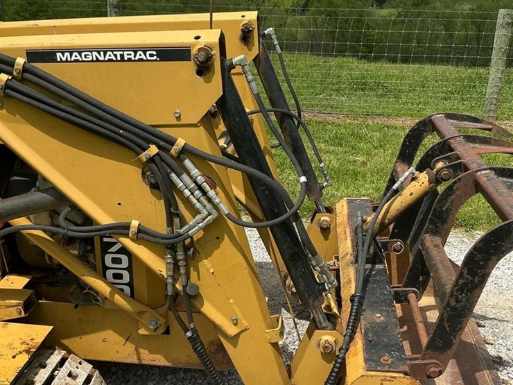#121-•-2014-magnatrac-mh-7000-crawler-loader-image-37