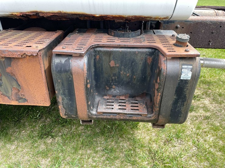 #4157-•-2000-gmc-c7500-(has-wi,-title)-image-54