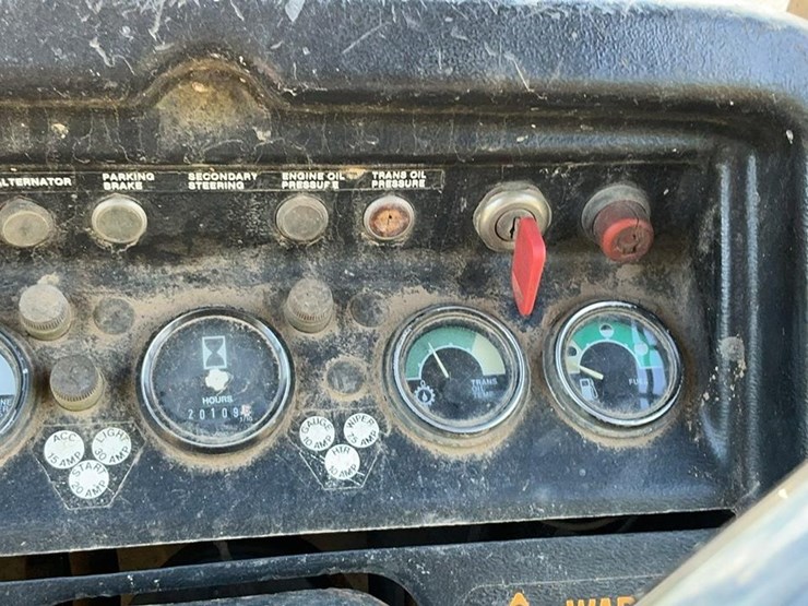 1990-john-deere-640d-image-21
