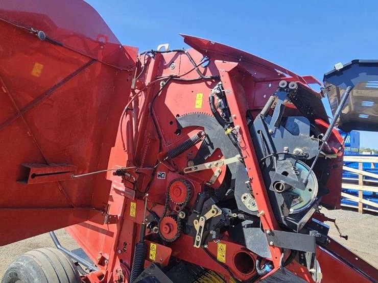 2023-case-ih-rb456a-image-12