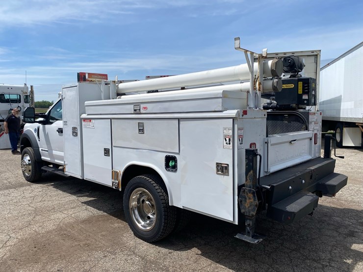 2019-ford-f-450-service-truck-image-6