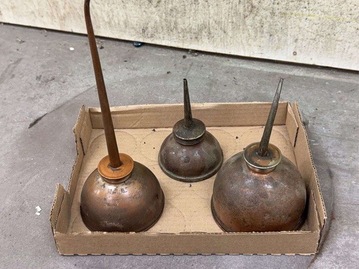 lot-of-three-oil-cans-image-3
