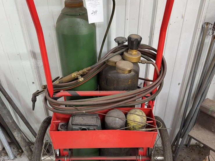 welding-cart-with-oxygen-and-fuel-gas-cylinders-image-5
