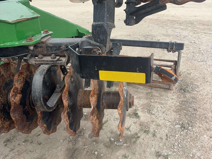 2013-john-deere-2623-image-11