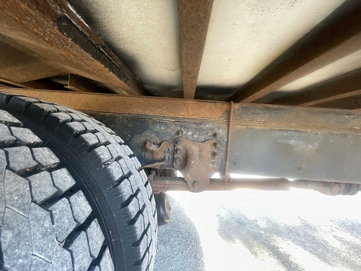 #4198-•-2005-sterling-box-truck-image-21