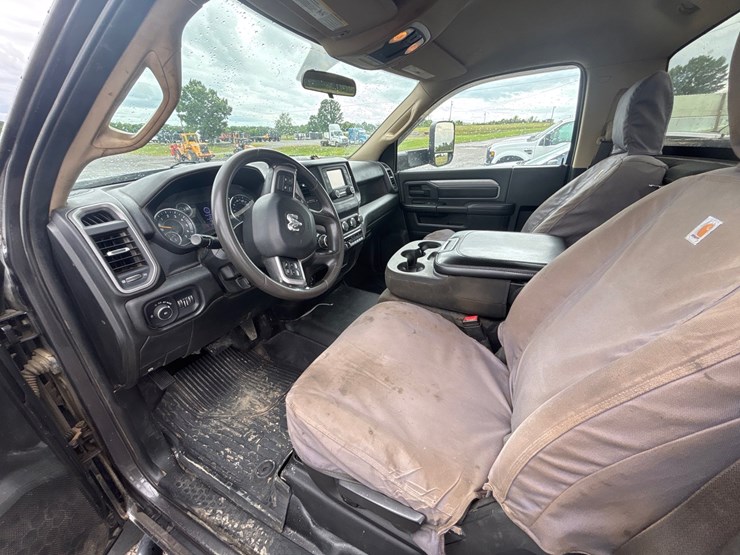 2020-dodge-3500-image-10