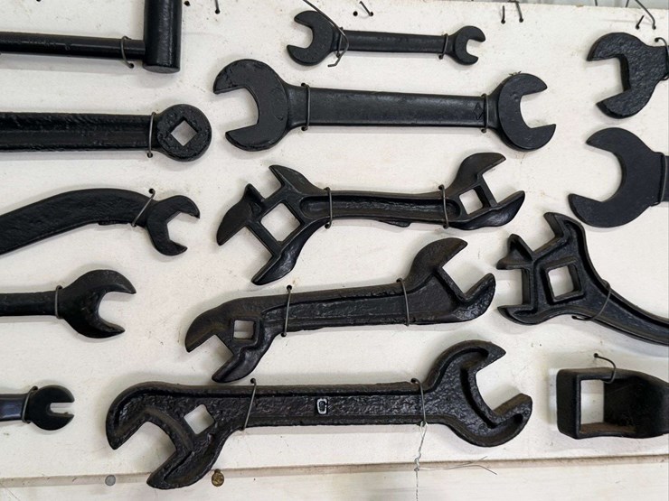 collection-of-cast-iron-wrenches-image-5
