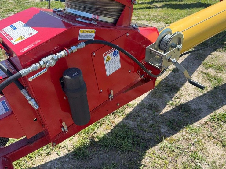 2023-westfield-mkx-x-21073-swing-away-auger,-10"-x-73ft,-540-pto-(inside-building),-low-use-image-4