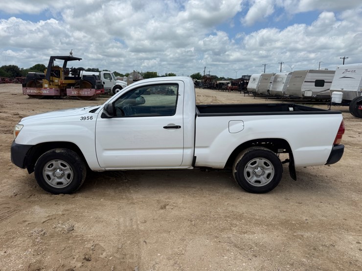 2014-toyota-tacoma-image-9