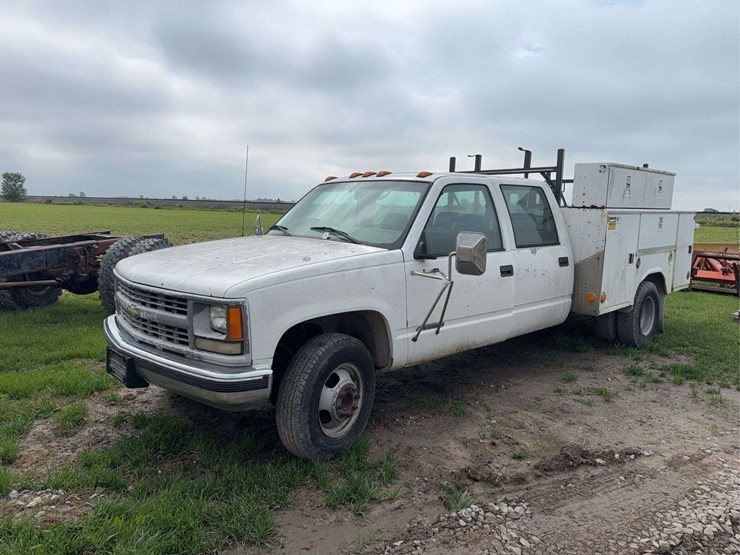 2000-chevrolet-3500-image-1