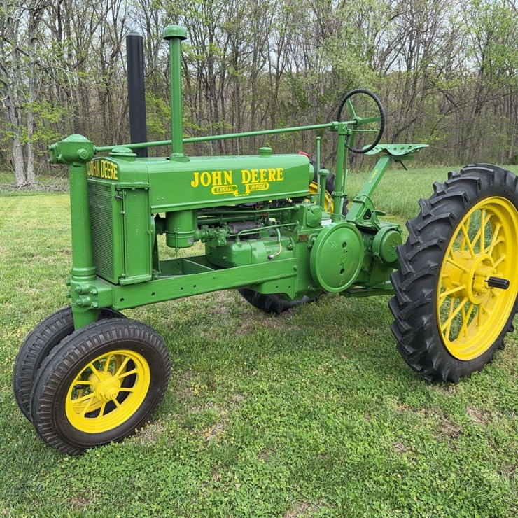 JOHN DEERE B