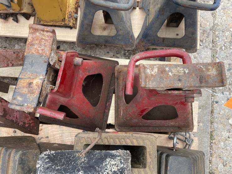 #6037-•-(2)-jack-stands-image-2