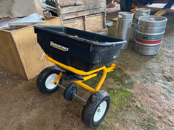 #3592-•-yardworks-pull-behind-feed-spreader-image-3