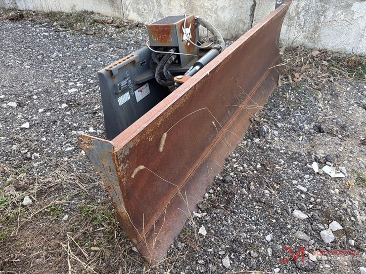 bobcat-90"-4-way-hydraulic-dozer-blade-image-5