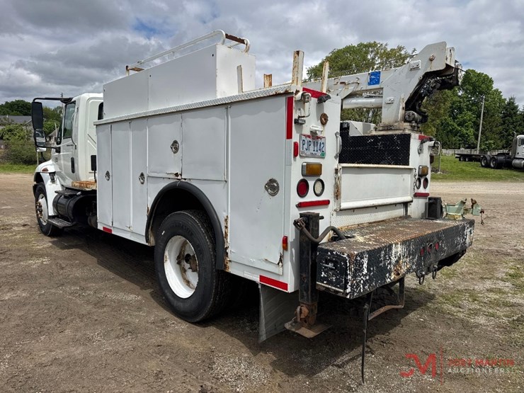2004-international-durastar-4300-image-4
