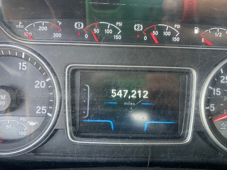 2019-international-lt625-day-cab-semi-tractor-image-68