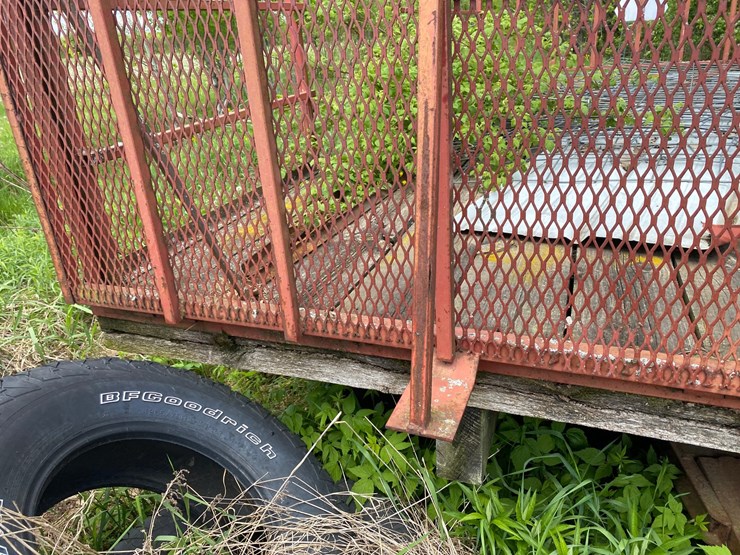 #3501-•-9'-x-16'-h&s-hay-wagon-image-7