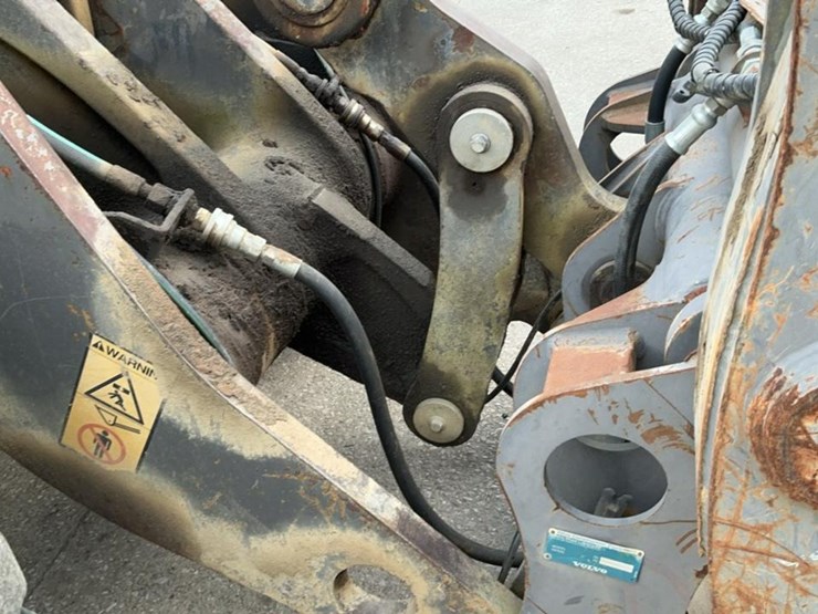 1995-volvo-l120-image-43