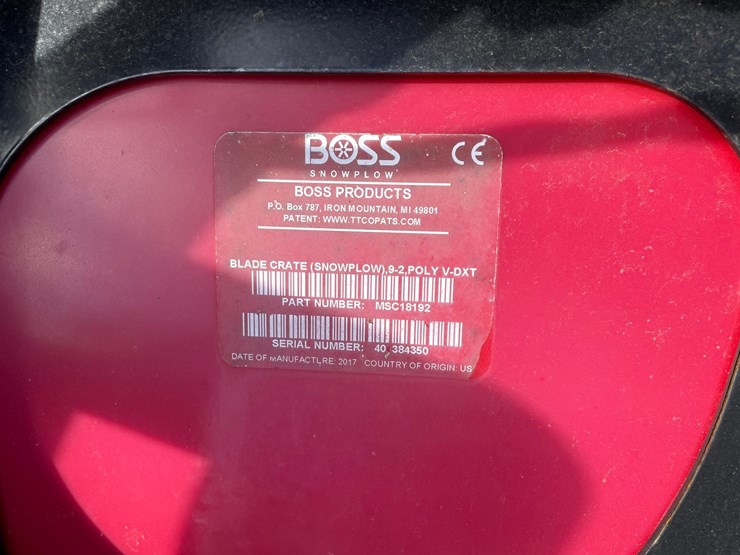 #6007-•-boss-9'-2"-poly-v-dxt-snow-plow-image-6