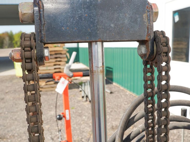 #107-•-2006-rough-terrain-walk-behind-forklift-image-12