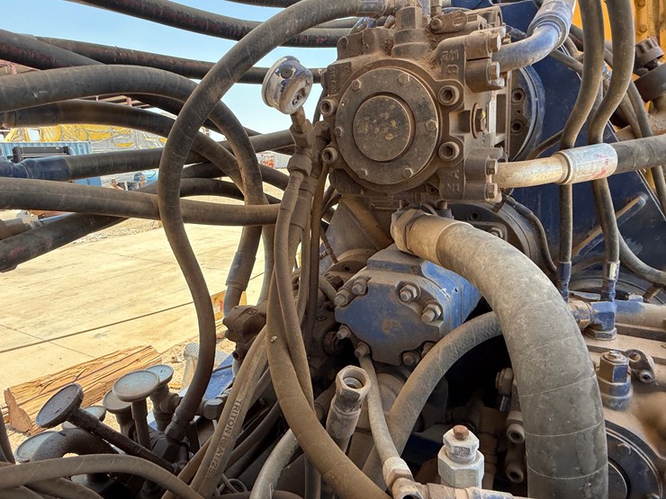 caterpillar-c32-image-12