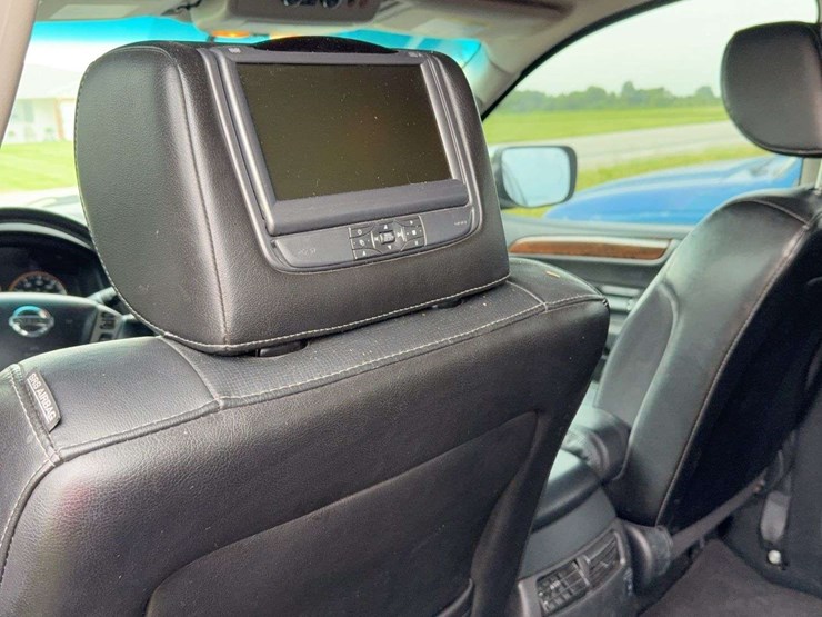 2013-nissan-armada-image-9