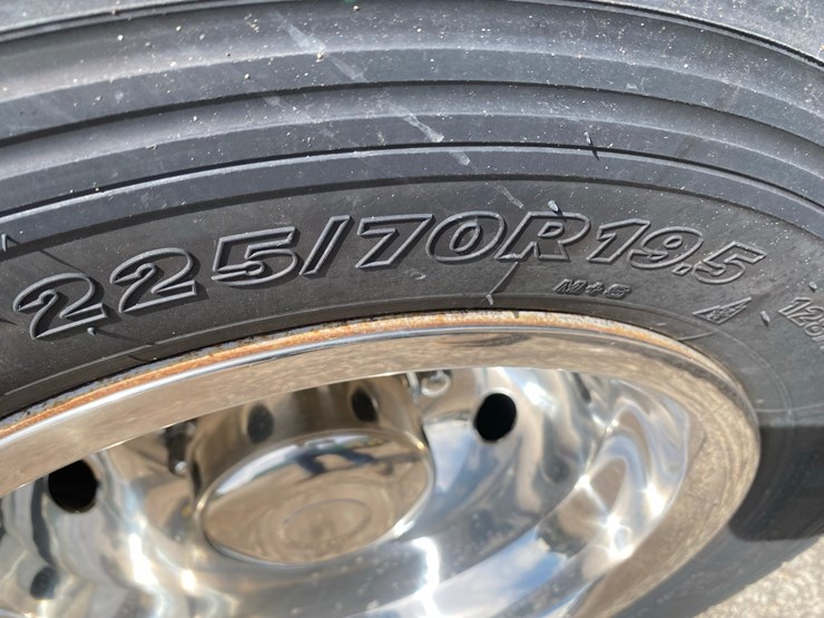 2019-ford-f-450-service-truck-image-67