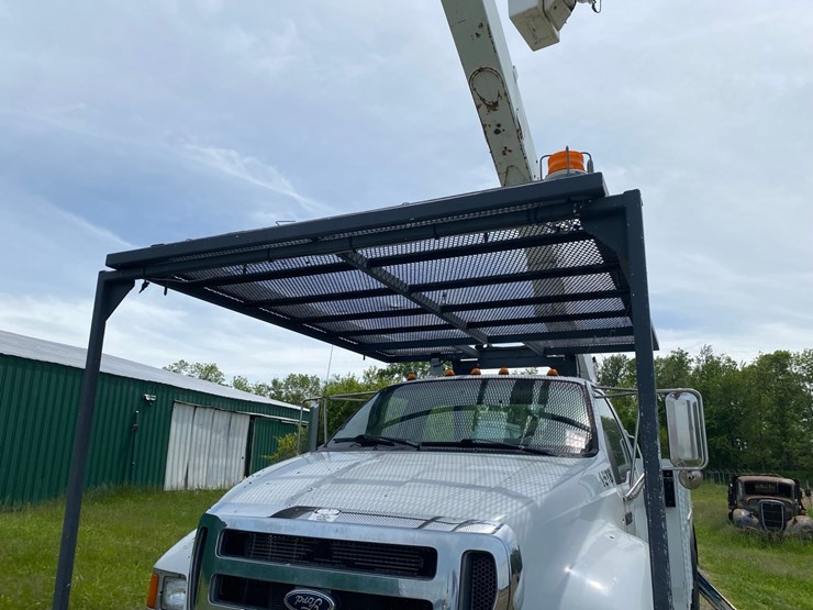2008-ford-f-750-bucket-truck-image-3