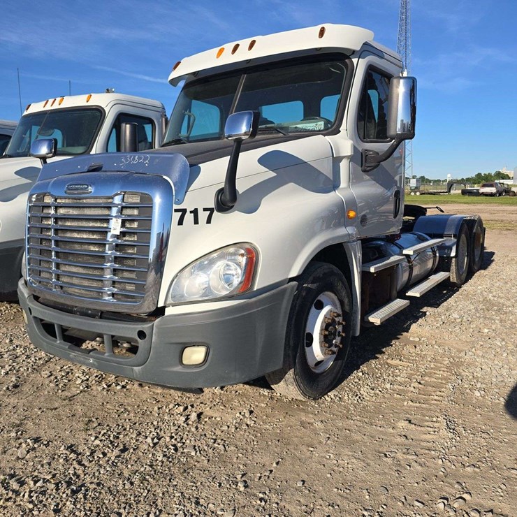 2014 FREIGHTLINER CASCADIA 125
