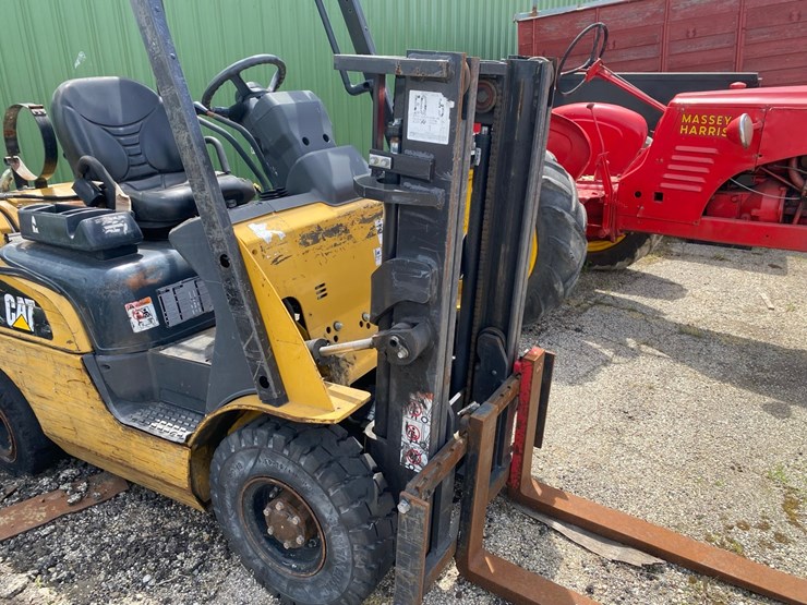 cat-gp15n-forklift-image-10