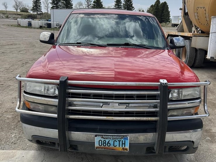 2001-chevrolet-silverado-1500-image-2