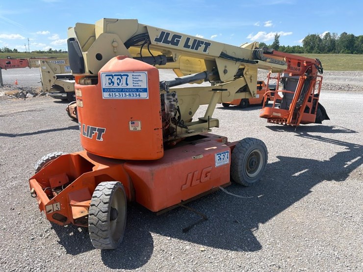 2005-jlg-e400ajp-image-3