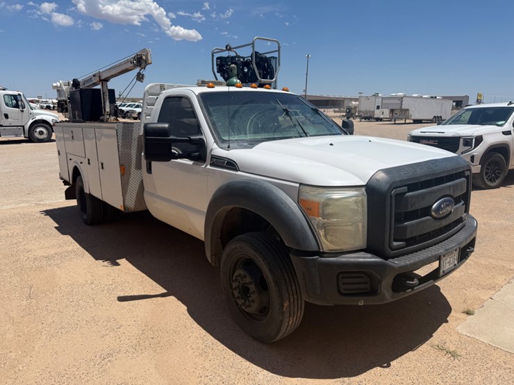 2014-ford-f550-image-2