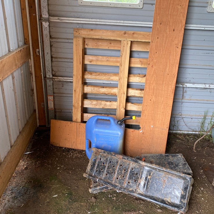 #3606 • (2) Metal Car Ramps, and Poly Water Tank