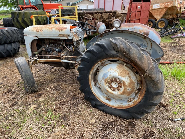 #3503-•-ferguson-wide-front-tractor-image-7